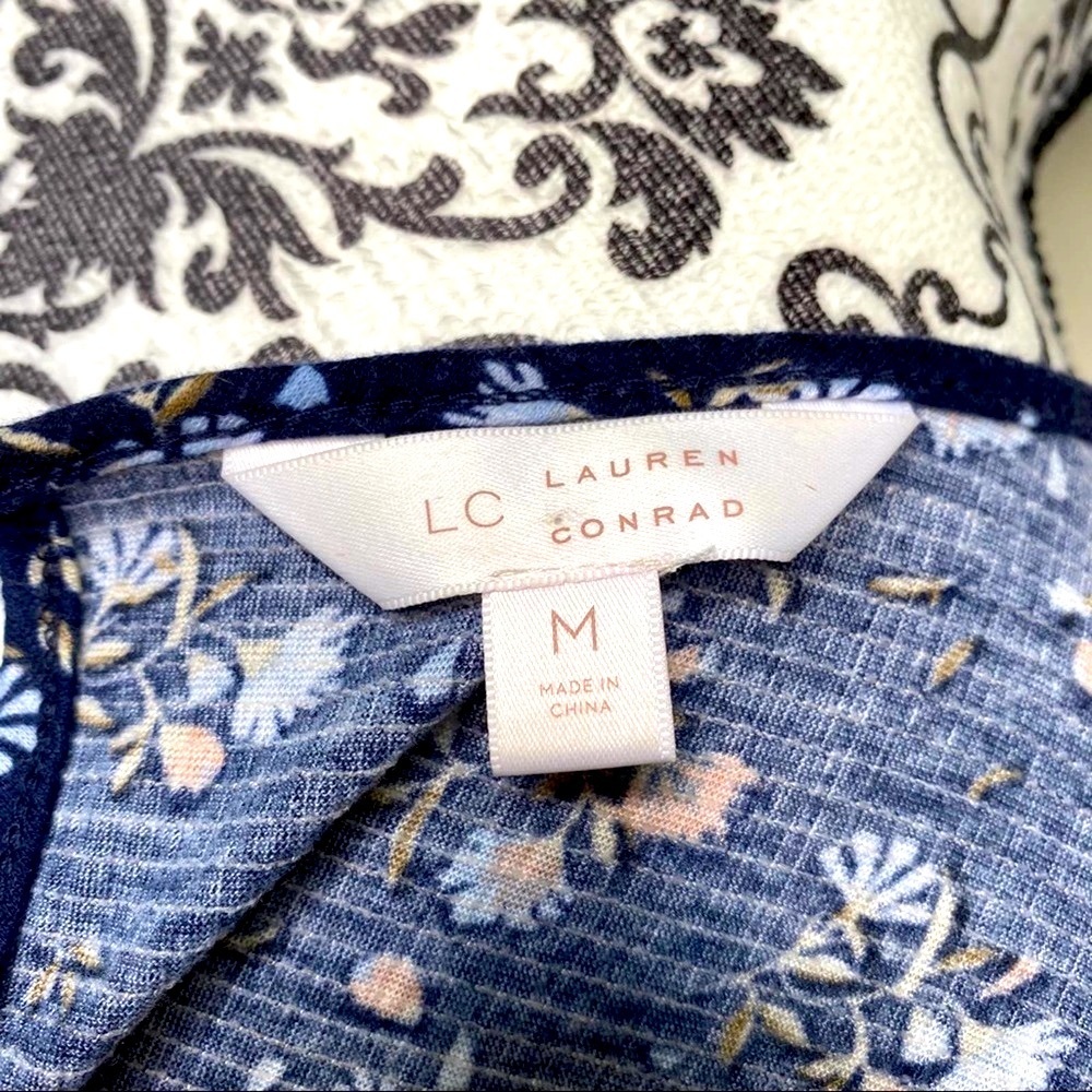Lauren Conrad Blue Floral Tunic 3x4 Sleeve size medium * - Picture 4 of 6